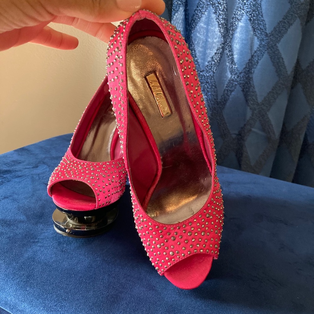 Lady’s Shoes - Picture 6 of 15